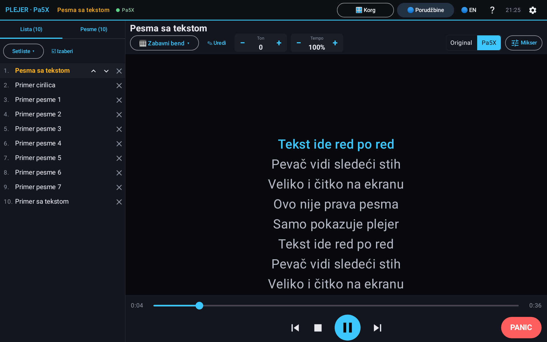 Plejer na tabletu: lista pesama levo, tekst pesme na sredini, tonalitet, tempo i dugme PANIC.